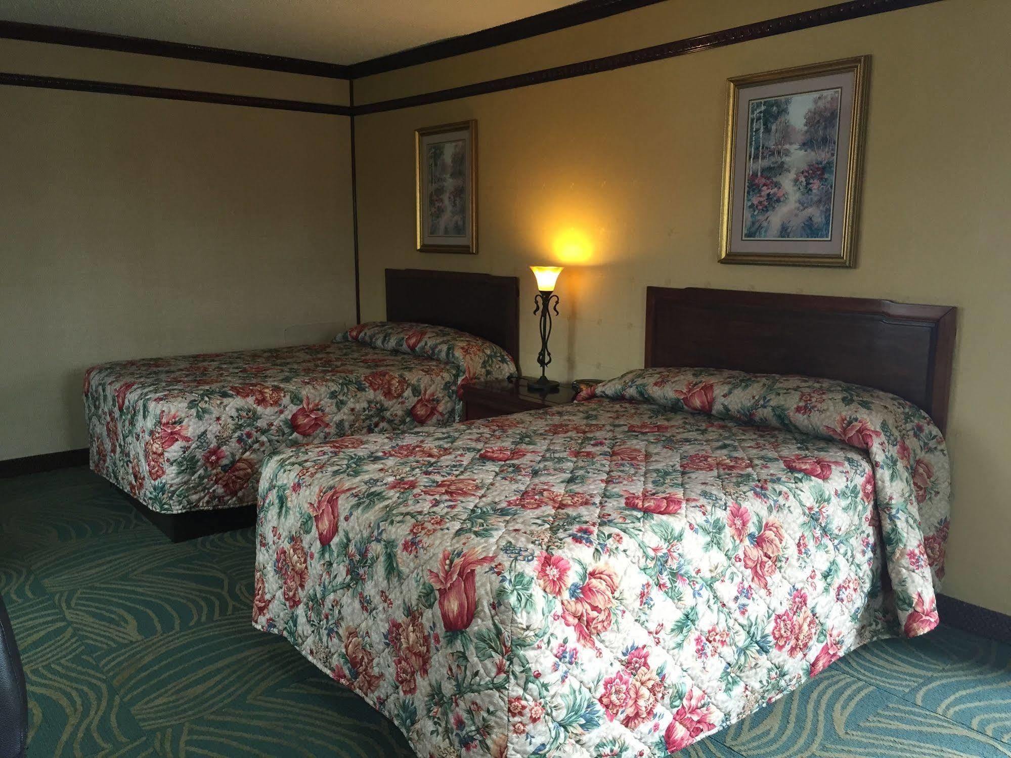 Track & Turf Motel Mount Laurel Eksteriør bilde