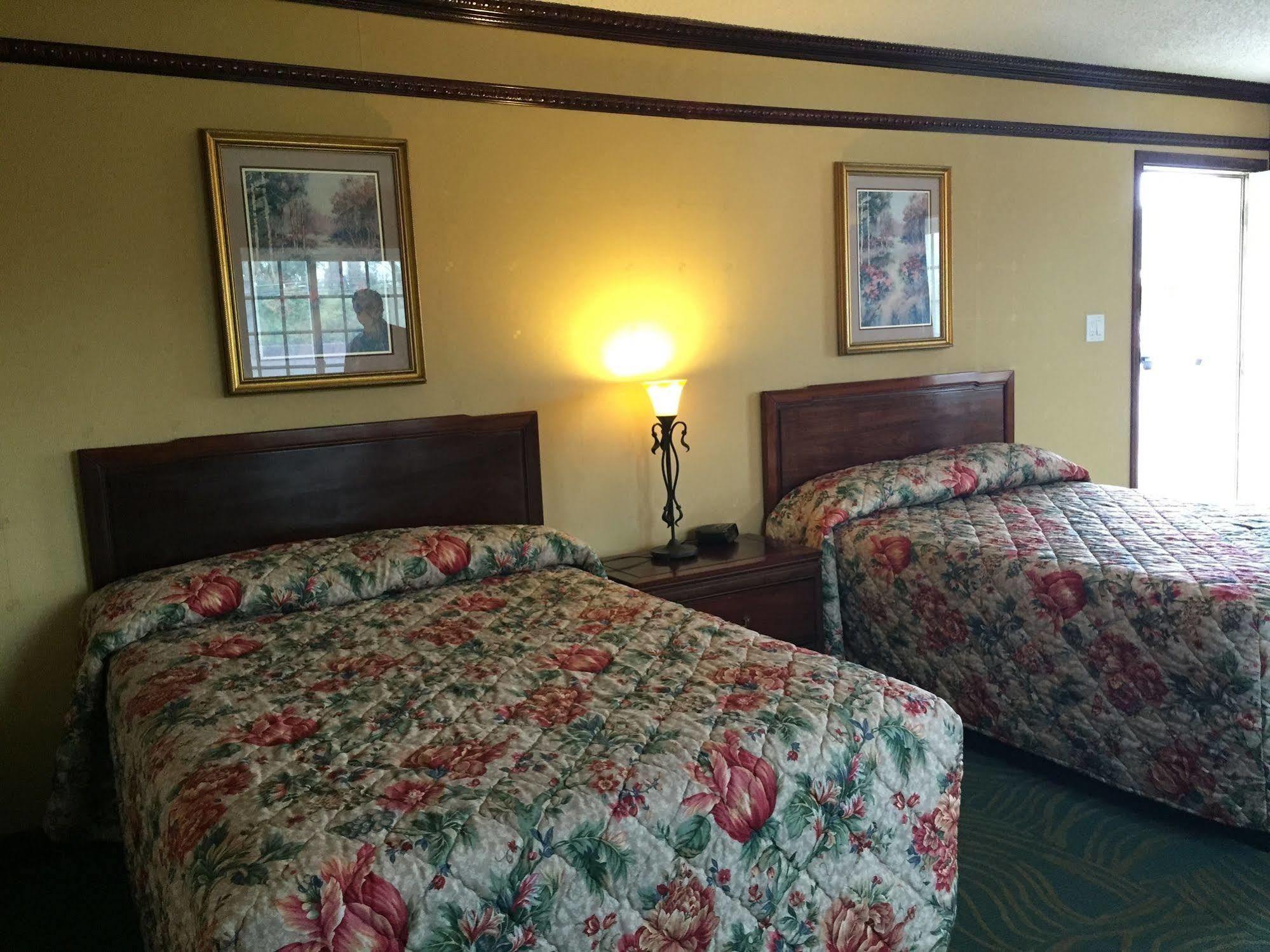 Track & Turf Motel Mount Laurel Eksteriør bilde